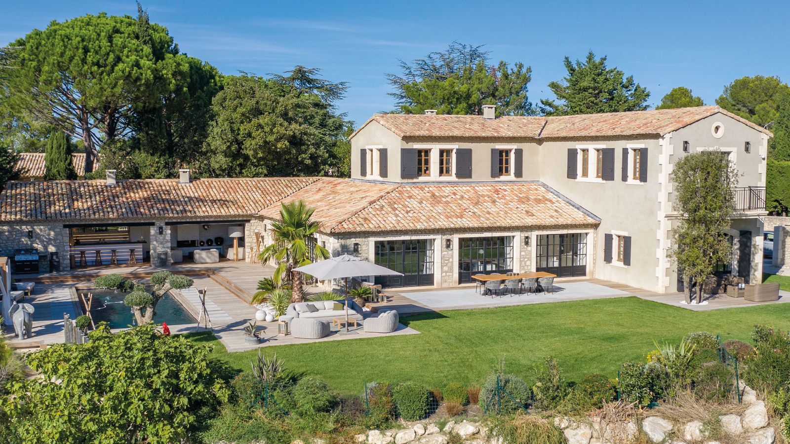 rent luxury provence alpilles