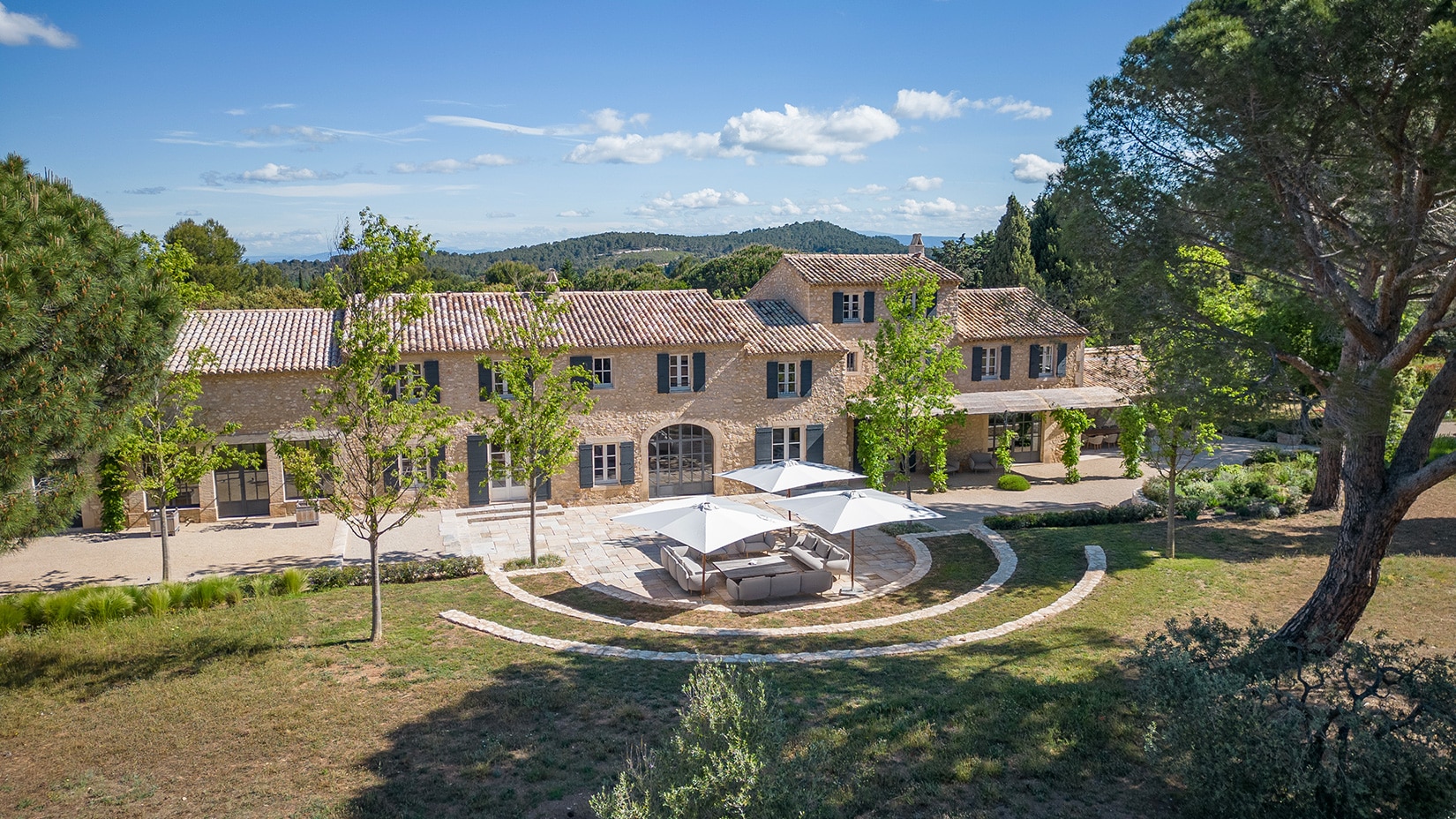 rent luxury provence alpilles