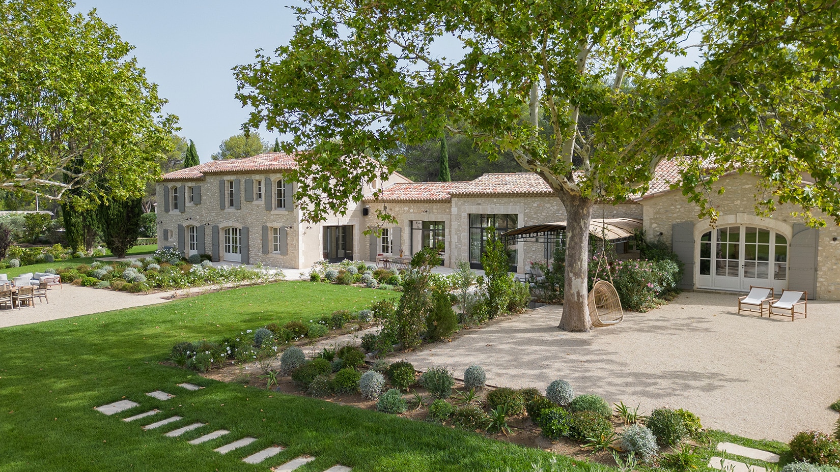 rent luxury provence alpilles