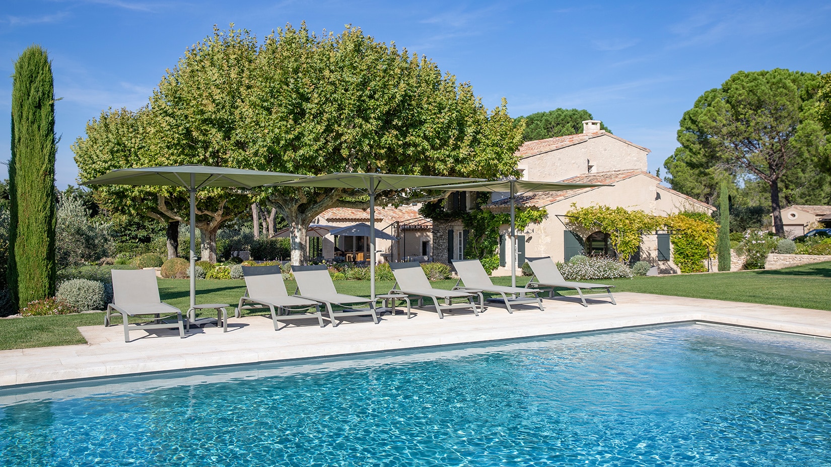 rent luxury provence alpilles