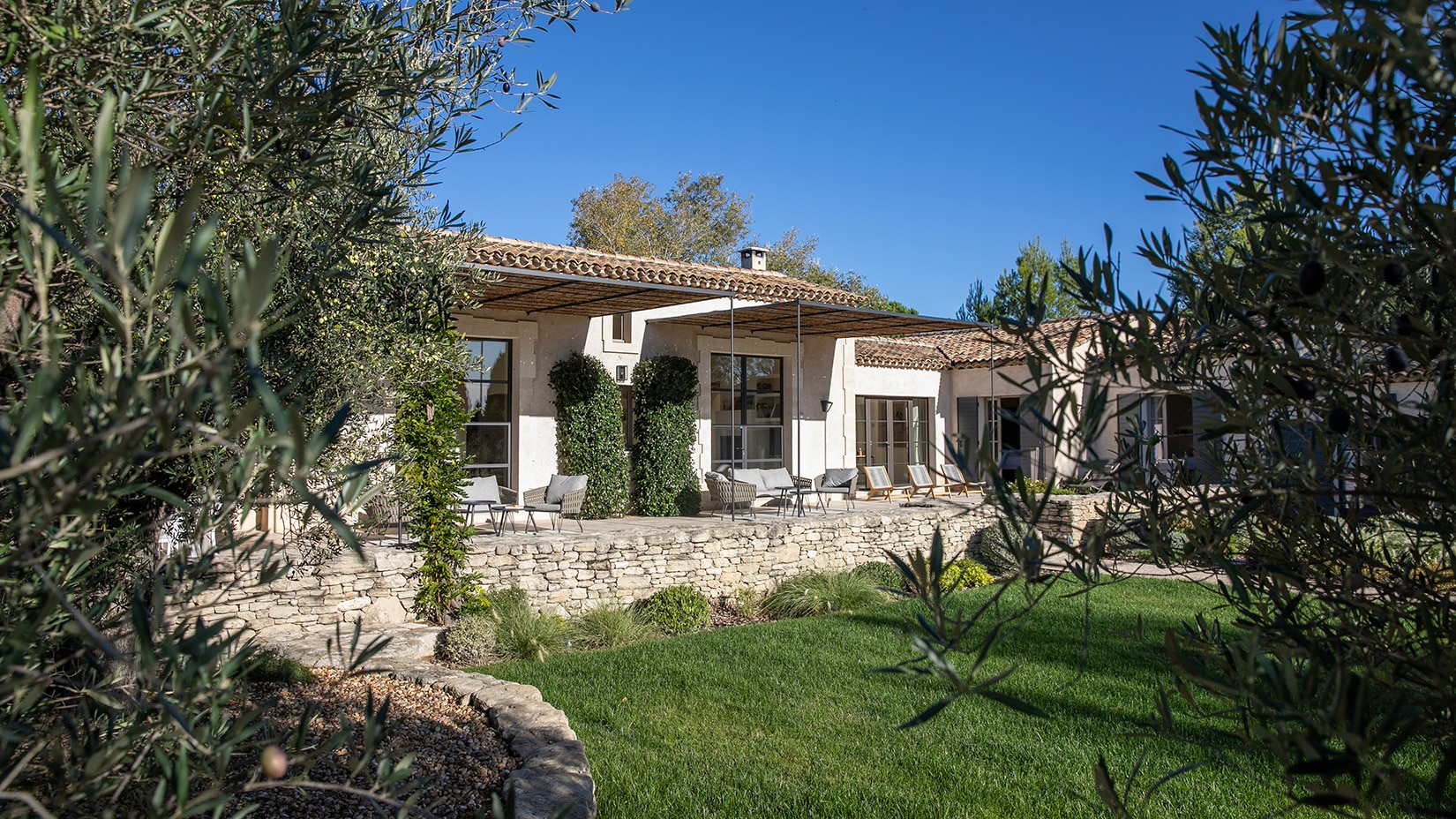 rent luxury provence alpilles