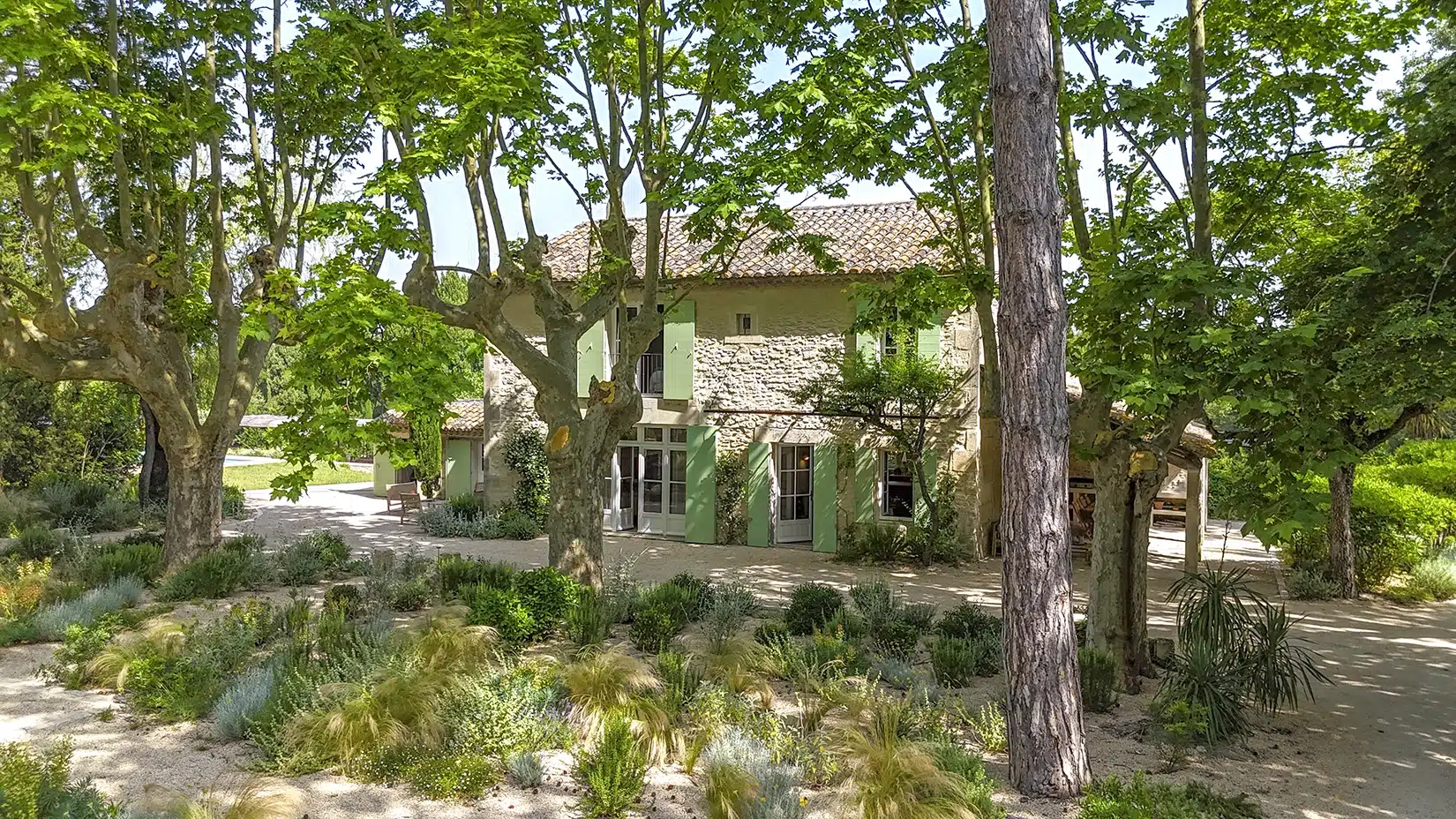 Visuel grand MC Villa 54-02 rent luxury provence alpilles